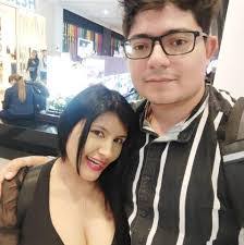 Magda Castillo's Instagram, Twitter & Facebook