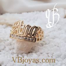 Anillo De Nombre En Oro 18k Vbjoyas Ecuador Anillos De Nombres Anillos De Oro Diseno De Joyas