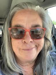 It finally happened the humidity made my hair poofy🤣🤣🤣🤣🤣