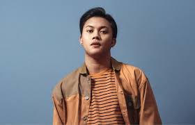 Ost asalkan dia bahagia artis / penyanyi: Lirik Lagu Cuek Milik Rizky Febian Mana Ada Aku Cuek Apalagi Sonora Id