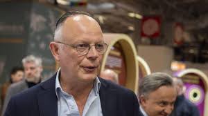 Édouard Philippe « défavorable » à la proportionnelle qui entraînerait une  « absence de majorité »