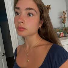 Ella Almer's Instagram, Twitter & Facebook