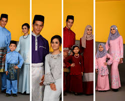 * material como crepe* potongan baju selesa* ada tali dibelakang* size s/m/l/xl* 4 warna yang menari. 5 Warna Ini Paling In Untuk Tampil Sedondon Di Hari Raya Keluarga