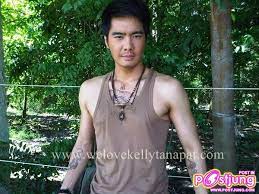 ถือว่ากำลังฮอตมากสำหรับหนุ่ม เคลลี่ ธนะพัฒน์ ที่นอกจากจะถอดเสื้อโชว์ซิกแพค เรียกเรตติ้งในละคร เสือสั่งฟ้า ล่าสุด แว่วมา. à¹€à¸„à¸¥à¸¥ à¸˜à¸™à¸°à¸ž à¸'à¸™ à¸«à¸¥ à¸­à¸¥ à¸³ à¸ˆà¸²à¸à¸¥à¸°à¸„à¸£ à¹€à¸ª à¸­à¸ª à¸‡à¸Ÿ à¸²