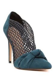 Fora do relacionamento com a cantora, o empresário já tem dois filhos. Cecconello Brasil Shoes Heels Pumps