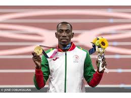 • as três medalhas olímpicas de ouro de portugal vieram do atletismo (os maratonistas carlos lopes em 1984 e rosa mota em 1988 e fernanda ribeiro nos 10.000 metros em 1996) destaques de portugal nos jogos olímpicos de verão Gxy0rilnfyfppm
