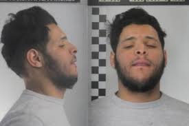 Detenuto tunisino aggredisce due agenti e fugge dal tribunale