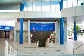 Masjid jamek lrt istasyonu , kuala lumpur, malezya'daki hızlı bir transit istasyondur. Masjid Jamek Lrt Station Entrance Hafez Kamal Flickr