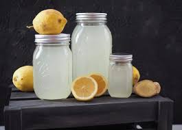 Zitronen Ingwer Wasser Immun Booster Fur Die Kalte Jahreszeit Wiewowasistgut Com Rezept Ingwer Zitrone Schuttelgurken Ingwer
