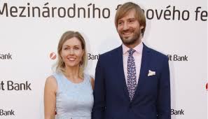 Exministr adam vojtěch s manželkou olgou. Adam Vojtech Prozradil Jak Zije Po Rezignaci Manzelka Hudba Spanek Rika Zivotvcesku Cz