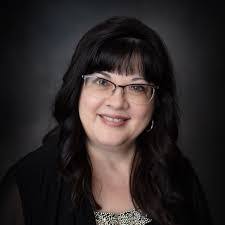 Lora Bennett's Instagram, Twitter & Facebook