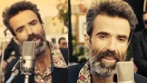 Nacido en barcelona, según algunas fuentes, o en la clínica el pilar según su autobiografía. Antes De Morir Pau Dones Dejo Una Emotiva Cancion Para Su Hija Video