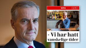 Jeg stiller til valg for arbeiderpartiet fordi jeg tror vi får til mer sammen enn hver for oss. Jonas Gahr Store Gosjameg Jonas Gahr Store Drikker Jagermeister
