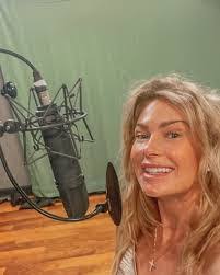 Carol Mcaleer's Instagram, Twitter & Facebook