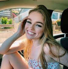 Lily Hooper's Instagram, Twitter & Facebook