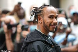 Join facebook to connect with lewis hamilton and others you may know. Lewis Hamilton Broke Down In Tears Whilst Trying To Combat Racism In Formula One Last Season Aktuelle Boulevard Nachrichten Und Fotogalerien Zu Stars Sternchen