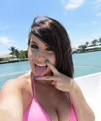Kylie sky gets some deep dicki. Lovely Amateur Babe Kylie Sky Stripping And Fingering Her Pussy Outdoor Fapcat