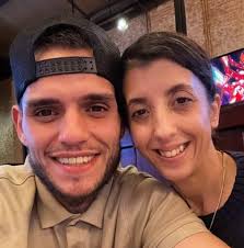 Please pet 🙏🏾 if not I'm opening clues 🤣