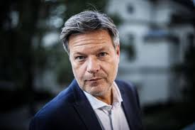 Andrea Paluch: „Im Grunde ist alles vorhanden, um paradiesische Zustände zu  haben“