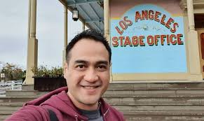 Alami Pecah Pembuluh Darah, Ferry Irawan Tampil dengan Penyanggah Leher