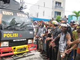 Panglima kumbang dianggap sebagai perintis untuk bantuan awal dalam sebuah konflik. Panglima Kumbang Bungkirit Hpn 2020 Panglima Kumbang Dan Panglima Burung Rmoljabar Ningratricoffeshop Wall