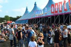 By celebrating at a festival filled with loads of music, inspiring individuals, lots of drinks and food, and amazing new memories. 35 000 Bezoekers Op Grootste Crammerock Ooit Stekene Het Nieuwsblad Mobile