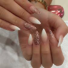 Ombre nails have recently become a popular design, and there's no question as to why. Back To Work For Jasmine Holmes Stilettonails Ombre Rosegold Allpowder Wunderschone Nagel Nageldesign Akzente Nagel