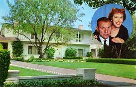 Home Of The Stars Celebrity Houses Celebrity Mansions Hollywood Homes