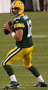 File Aaron Rodgers Drops Back Cropped Jpg Wikipedia