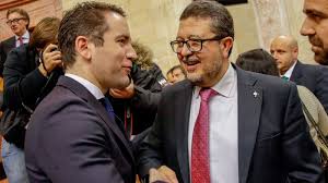 Verb taking a direct object. Las Medidas De Vox Para Investir A Moreno Rtve Es