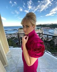 The latest tweets from @rebelwilson Rebel Wilson Reveals In An Emotional Video That Not Everyone In Her Industry Supported Her 28kg Weight Loss 9celebrity