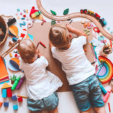 No hay que confundirlos con los juegos multijugador online que pueden jugar multiples jugadores cada uno desde su casa, puedes echarles. Actividades Faciles Para Que Los Ninos Se Diviertan En Casa Foto 1