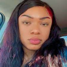 Kiana Banks's Instagram, Twitter & Facebook