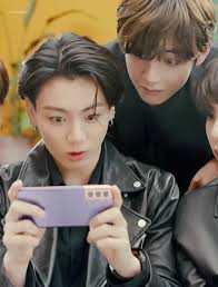 Share the best gifs now >>> Tkg S Tweet Trans A Sweet Conversation Do You Love Me Sbr Yes More Than Jungkook Loves Taehyung Samsung Taekooker Sbr Yes Ofcourse Who Else Is A Taekooker