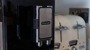 Shop the delonghi ecam350.75.s dinamica fully automatic coffee machine online at courts singapore. De Longhi Maestosa Review