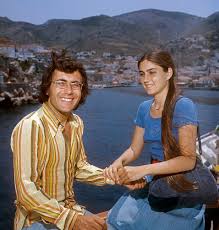 Sie wartet noch auf eine nachricht von helge schneider, mit den worten komm heut bitte bei mir zum abendessen vorbei, ich habe gekocht. Al Bano Romina Power Grosses Familiendrama Schlager De
