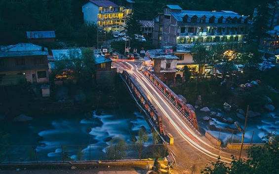 Mall Road Manali shopping street, the final stop in the Delhi to Shimla-Manali Himachal Trip Cost guide