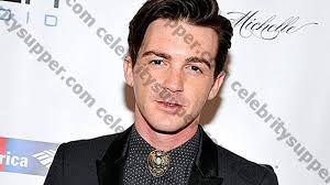 Arguably the second most recognizable drake, drake bell is an american musician and actor most well known for his starring role in the sitcom, drake and josh. Drake Bell Hatte Konkurs Angemeldet Weil Der Finanzielle Status Zuruckgegangen War Sein Lebensstil Und Seine Derzeitige Karriere Biografie Juni 2021