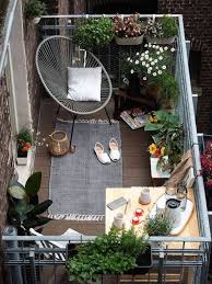 Denah rumah minimalis terdiri dari bagian interior yang ringkas dan biaya pembangungan yang murah rumah bergaya minimalis ini cocok untuk anda gunakan, terutama untuk umat islam karena di contoh 17: 30 Desain Taman Minimalis Cantik Dan Segar