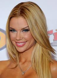 It's not too long, but still has a flirty length that's versatile and trendy. 50 Hairstyles For Long Straight Hair