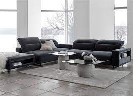 Bo concept plan de campagne. Italiano Pieza Grande Y Comoda Sin Que Pareciera Voluminosa Es Solido Pero Tiene Una Energia Real E Impac Salons Minimalistes Mobilier De Salon Les Hamptons