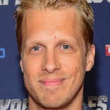 Oliver pocher ist dafür bekannt laut und frech als komiker zu sein, wobei er immer wieder an die grenzen des guten geschmacks stößt. Oliver Pocher Bio Height Weight Age Measurements Celebrity Facts