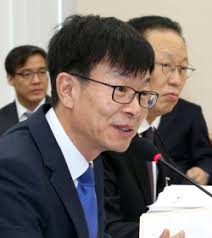 7檢, 검찰총장 거론 이성윤 기소할지 이번주 결정. ê¹€ì™¸ìˆ™ ì²˜ìž¥ 16ì–µ ìž¬ì‚° æ–‡ëŒ€í†µë ¹ í•¨ê»˜í•œ ë²•ë¬´ë²•ì¸ ì¶œìžê°€ì•¡ 6800ë§Œì›