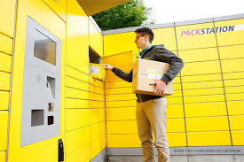 Mit der dhl können sie sich blitzschnell eine paketmarke ausdrucken und das paket zur . Packstation Machtkampf Dhl Investiert Gegen Amazon Hybrilog