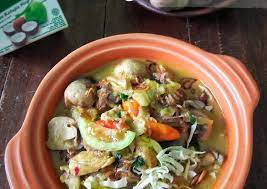 Setelah sudah layu, tuangkan santan dengan garam, gula, kecap manis, dan kaldu jamur. Resep Tongseng Jamur Tanpa Ribet