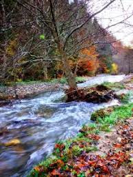 Valea se află situată pe malul de vest al nilului, în dreptul orașului theba (azi luxor). Oudkhpuqhas37m