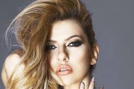 Lidia buble cântă sărut mâna, mamă! lidia buble plânge, în direct, în morning zu. Lidia Buble Stiri Varsta Inaltime Religie Frati Surori Razvan Click