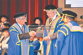 Isu penipuan ijazah doktor falsafah (phd) sudah lama wujud namun hingga kini ia masih lagi tidak dapat dibanteras sepenuhnya. Jabu Terima Ijazah Kehormat Doktor Falsafah Transformasi Komuniti Luar Bandar Borneo Post Online
