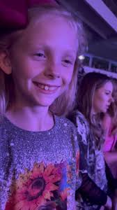 I just wanted to say my sister's threw me a birthday party 2 years ago and  they played this song and every time I hear it I cry I had just turned