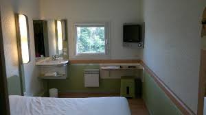 The ibis paris la défense courbevoie hotel is located on the outskirts of paris, neuilly and la défense. Duble Room Picture Of Ibis Budget Courbevoie Paris La Defense 1 Tripadvisor